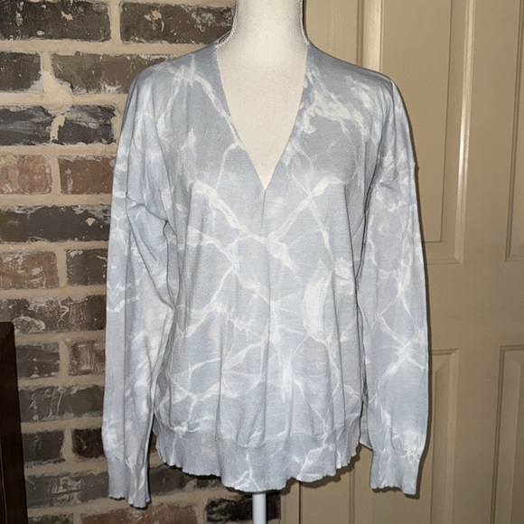 White + Warren Misty Gray Marbled V-Neck Sweater Tie-Dye Lightweight Oversized - Picture 6 of 10